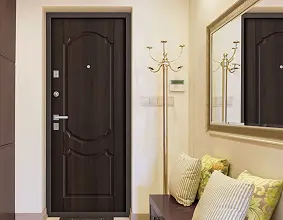 Как выбрать металлическую дверь в квартиру: советы от профессионалов