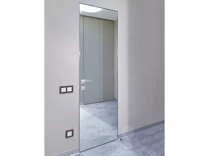 Дверь межкомнатная, скрытого монтажа Triadoors, кромка алюминиевая матовый хром