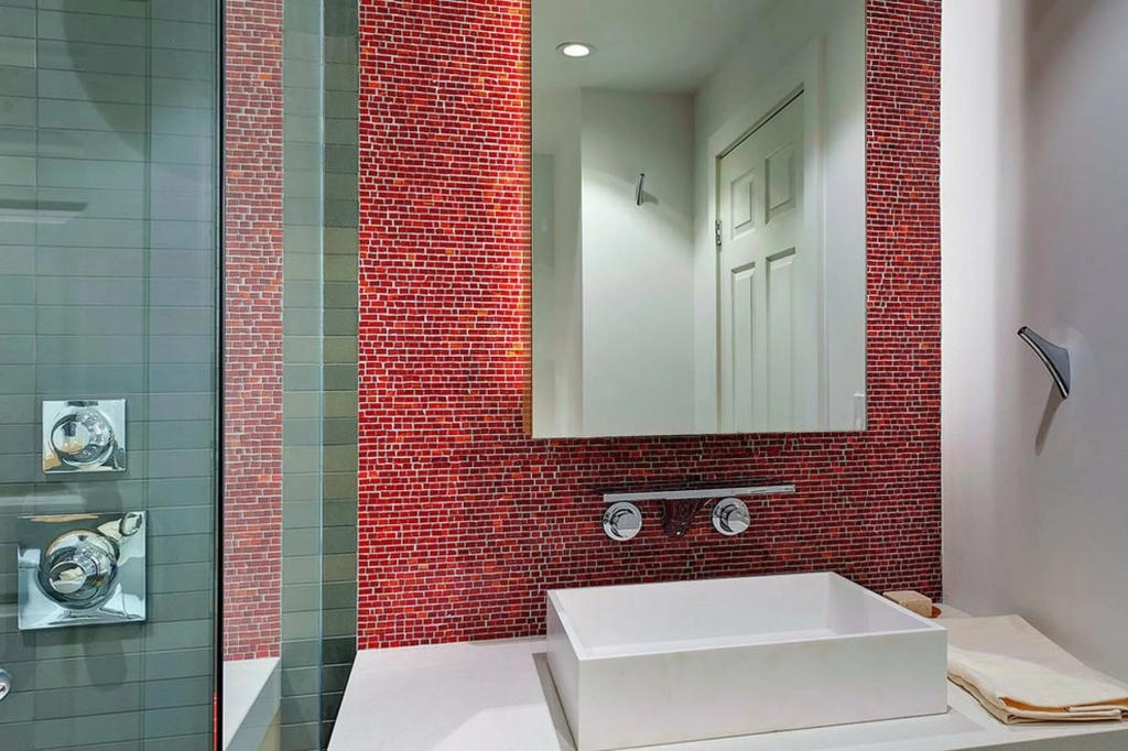Декор мозаикой в ванной комнате
