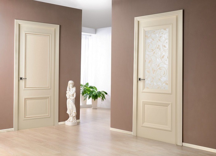 Межкомнатные двери из массива белёного дуба в английском стиле