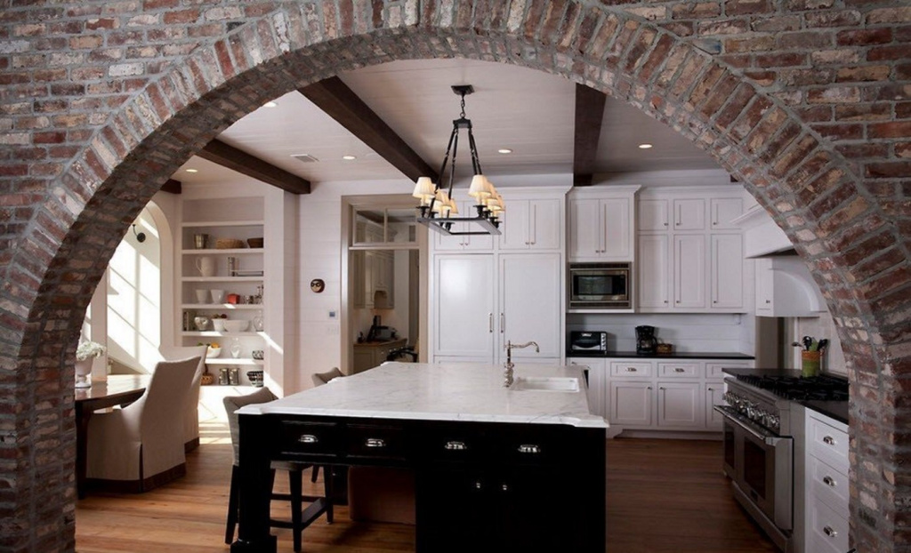 Каменная арка на кухне вместо двери