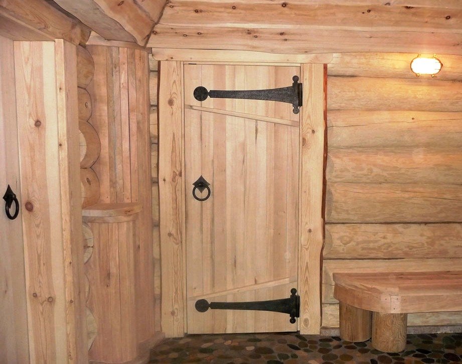 Деревянные двери в баню своими руками