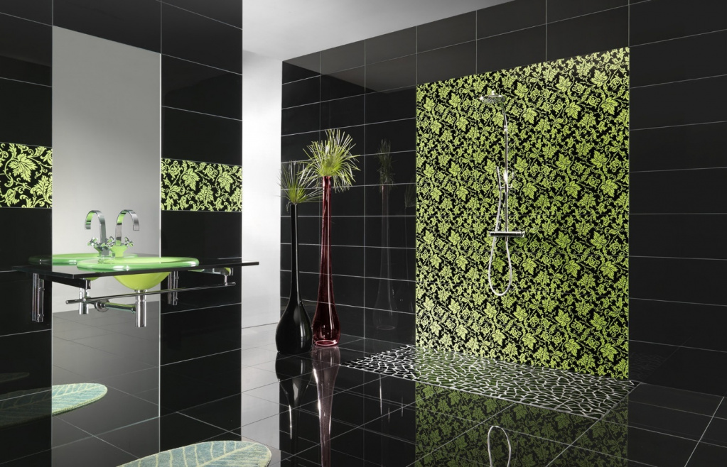 Черно-зеленая ванная с плиткой в стиле эко