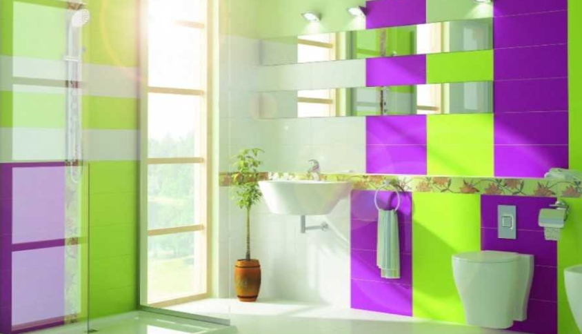 Яркие цвета плитки в ванной