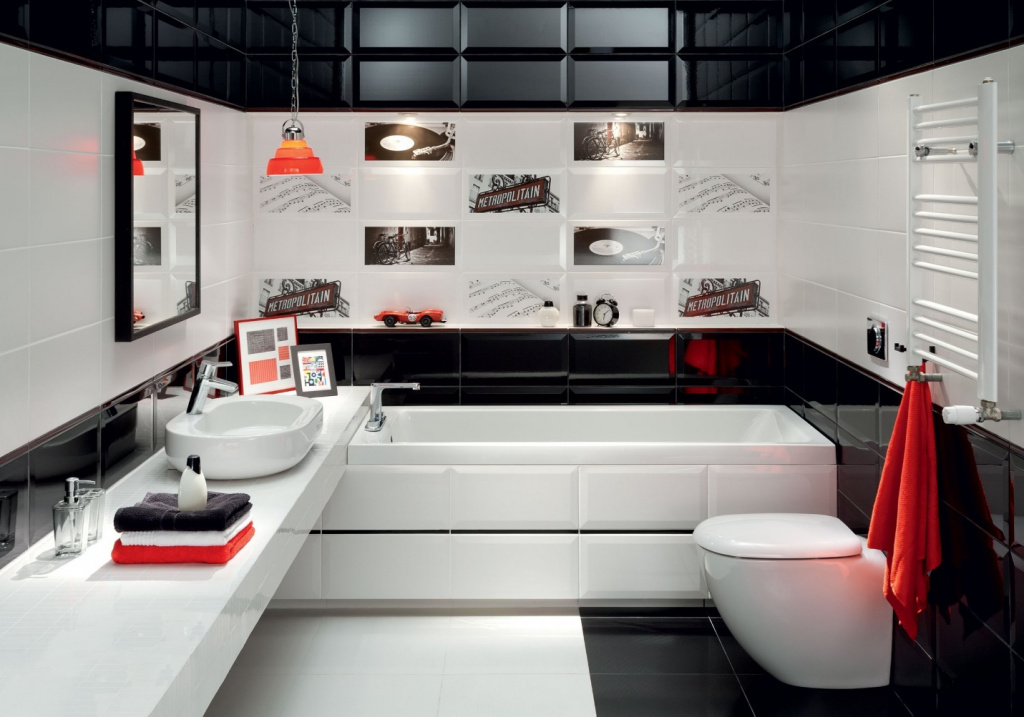 Черно-белая плитка в ванной с выразительным декором