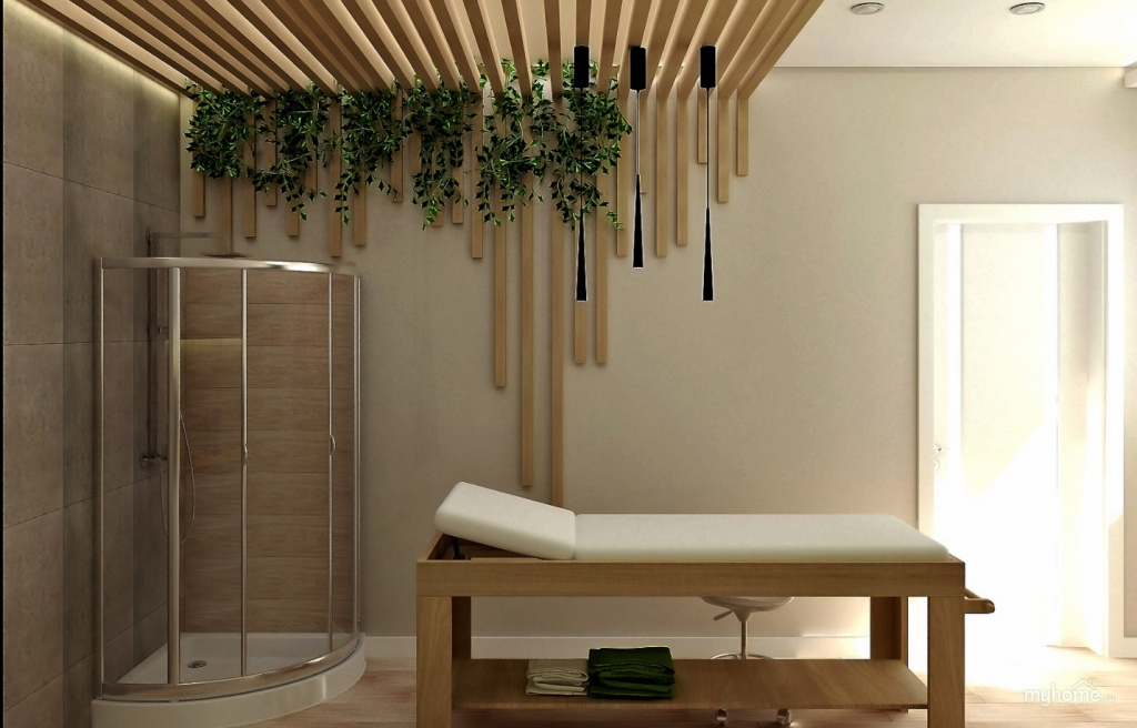 Декорирование рейками потолка и части стены в ванной с душевой и массажным столом