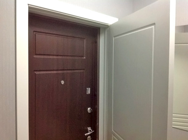 Двойная входная дверь в квартиру с надежным замком
