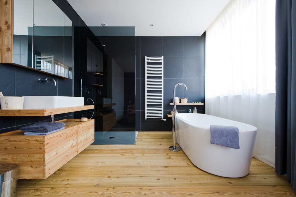 Деревянный пол в ванной комнате нуждается в обязательной гидроизоляции