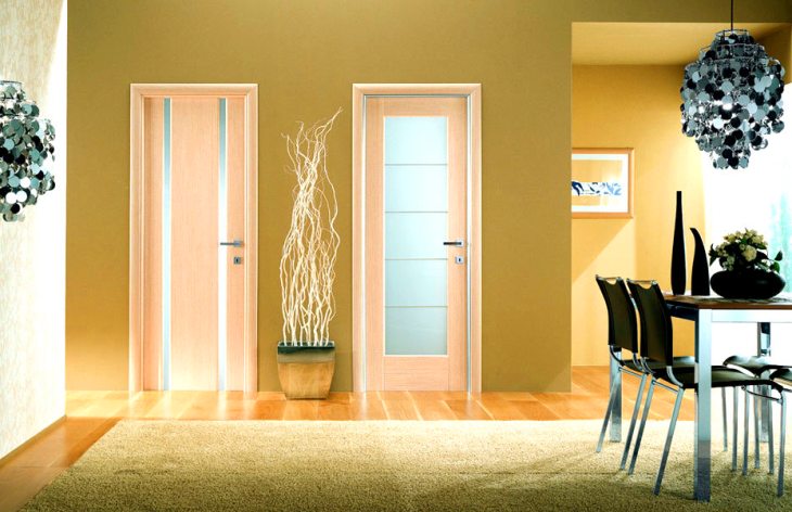 Межкомнатные двери с ПВХ покрытием хорошо переносят переменную влажность ванны и кухни