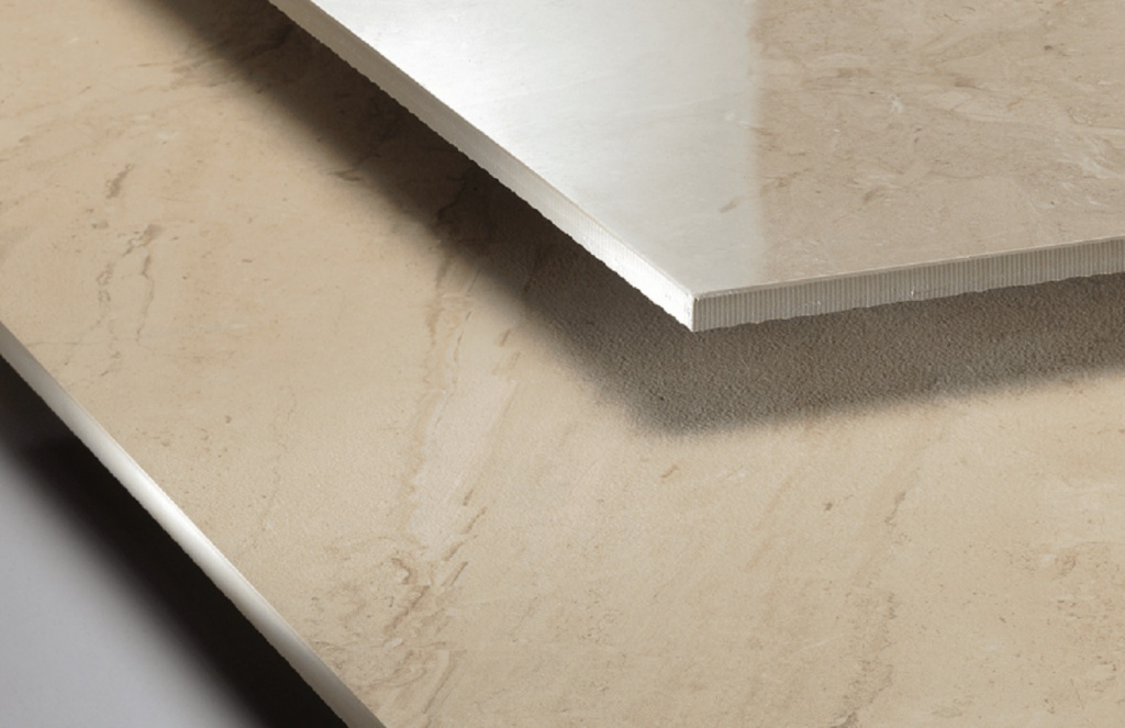 Обрезанные края плитки кермогранита