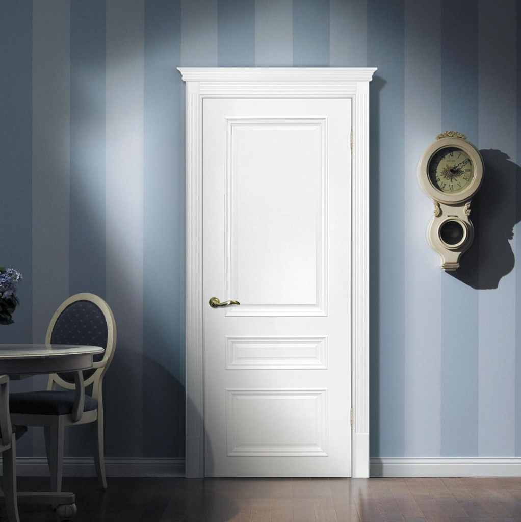 Белое эмалевое покрытие межкомнатной двери