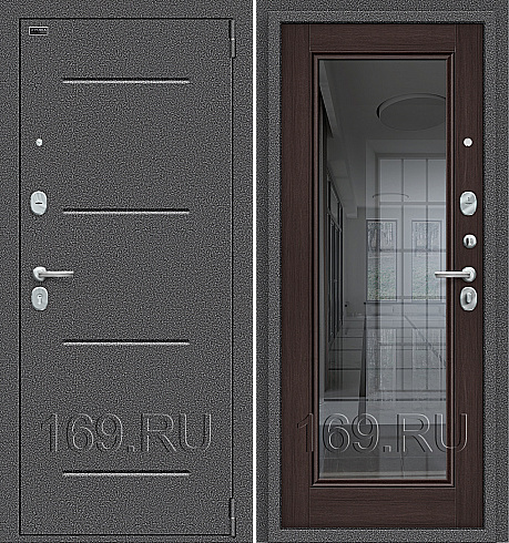 Входные металлические двери серебристо-стального цвета, с зеркалом на внутренней стороне «Porta S-2 104/П61»