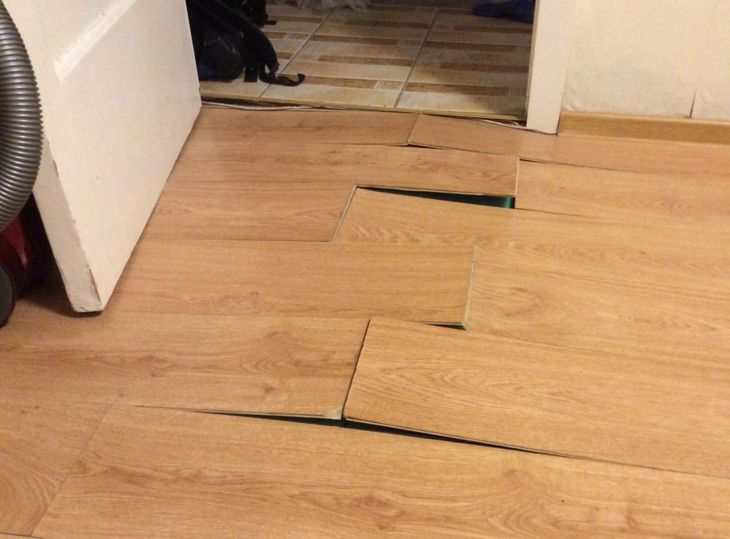 Чем и как мыть ламинат в домашних условиях без разводов