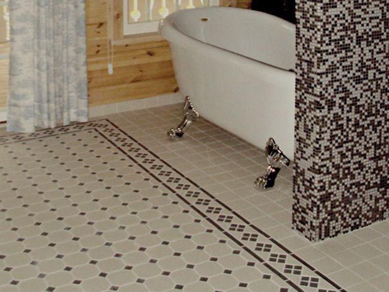 Метлахская напольная плитка в дизайне ванной комнаты
