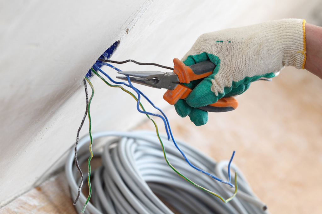 Медные провода и кабели для электромонтажных работ