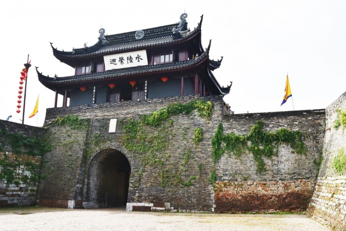 Двери в древний китайский город