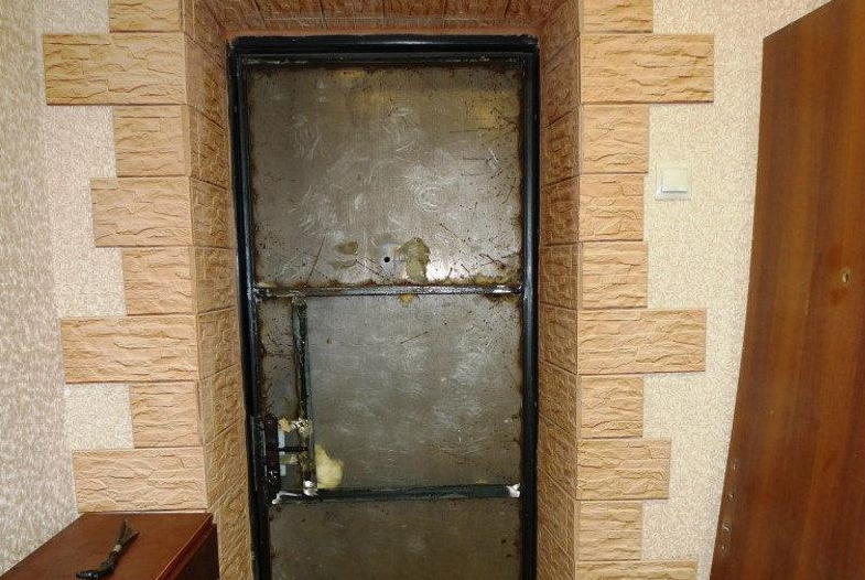 Как сделать шумоизоляцию входной металлической двери в квартире?