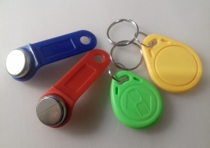 Размагнитился ключ от домофона, что делать | Почему не работает ключ от ...