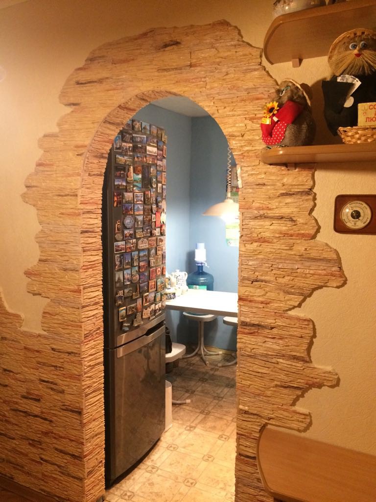 Искусственный декоративный камень для внутренней отделки стен в квартире