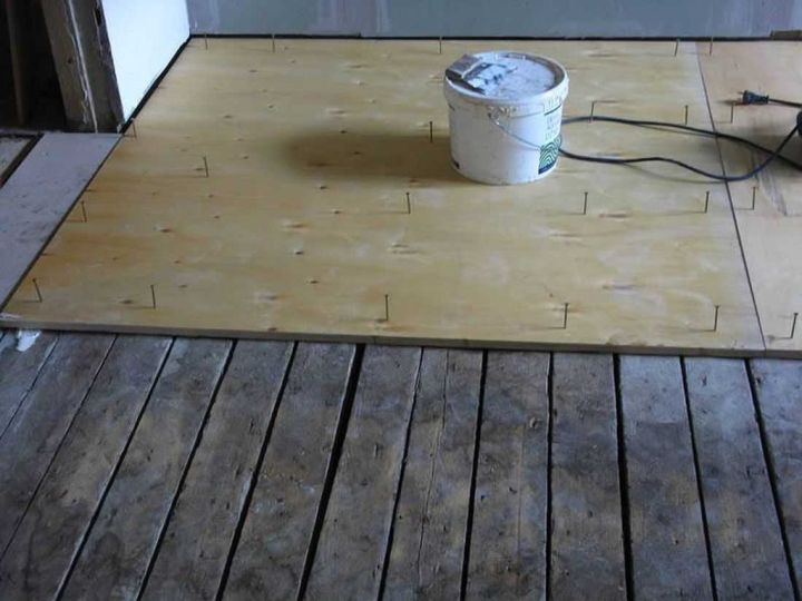 Положить плитку на деревянный пол своими руками - просто!