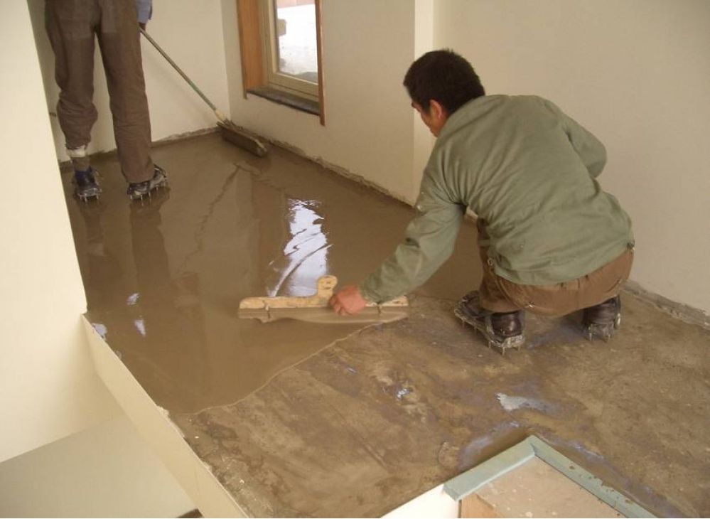 Как выровнять бетонный пол под ламинат своими руками