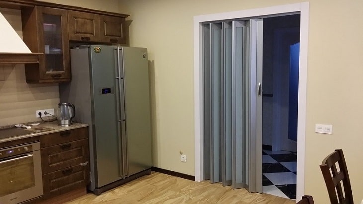 Двери-гармошка пластиковые для широкого дверного проема на кухню