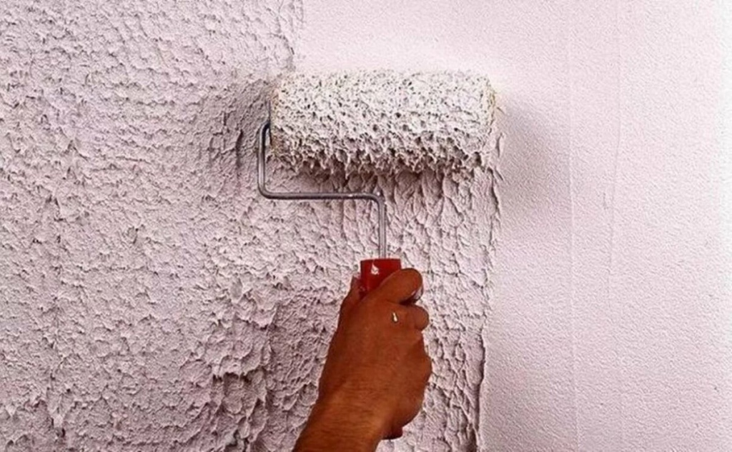 Окрашивание стен по шпатлевке