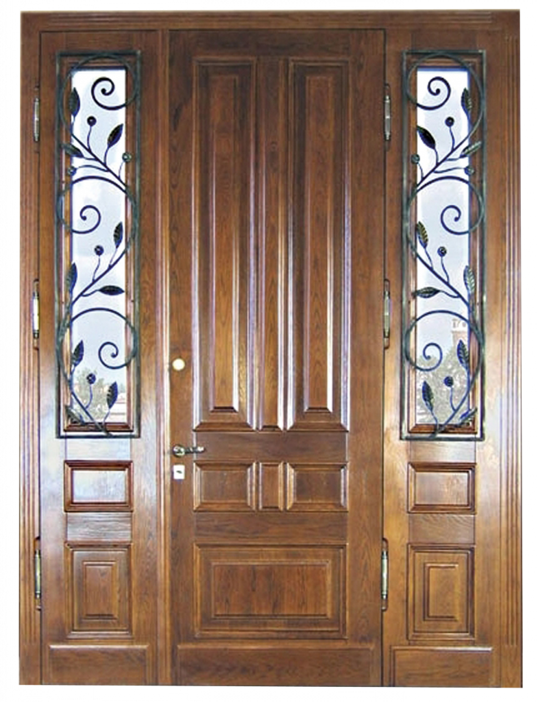 Деревянная входная дверь в загородный дом