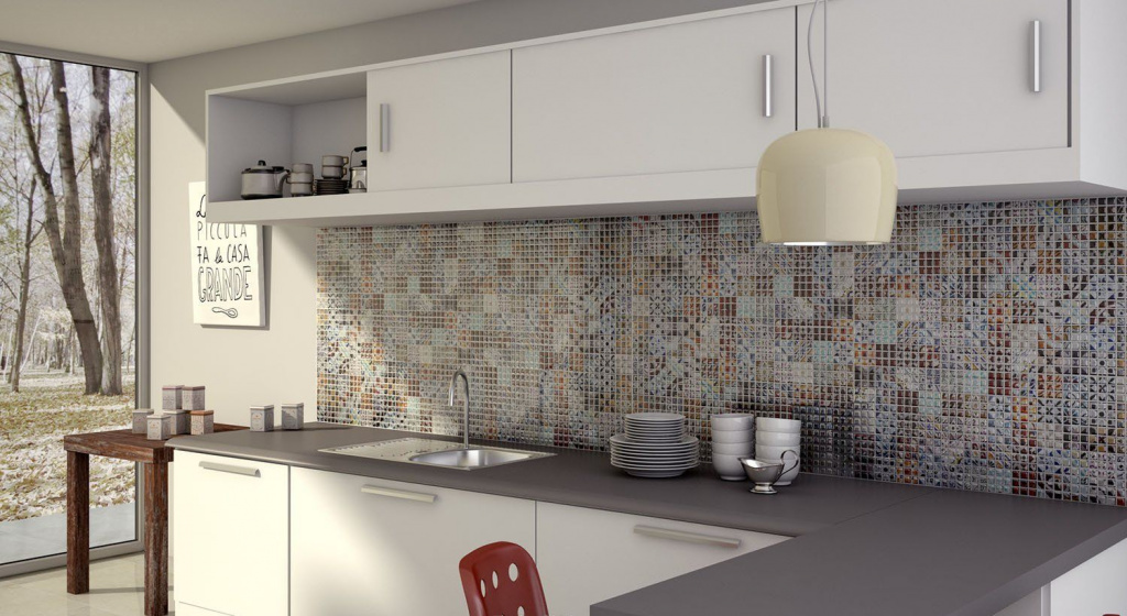 Плитка «мозаика» на кухонном фартуке