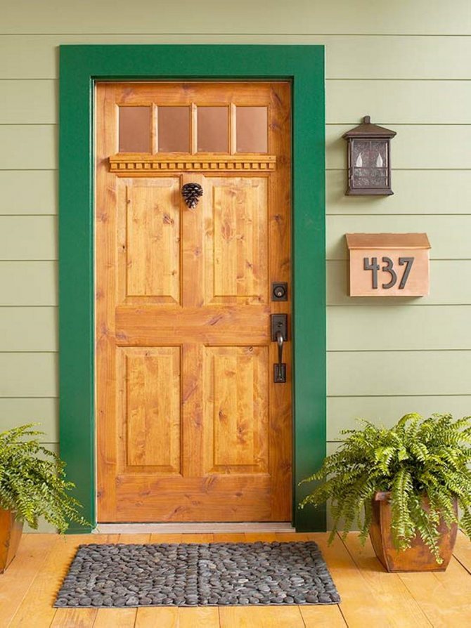 Одностворчатые деревянные входные двери для дачи